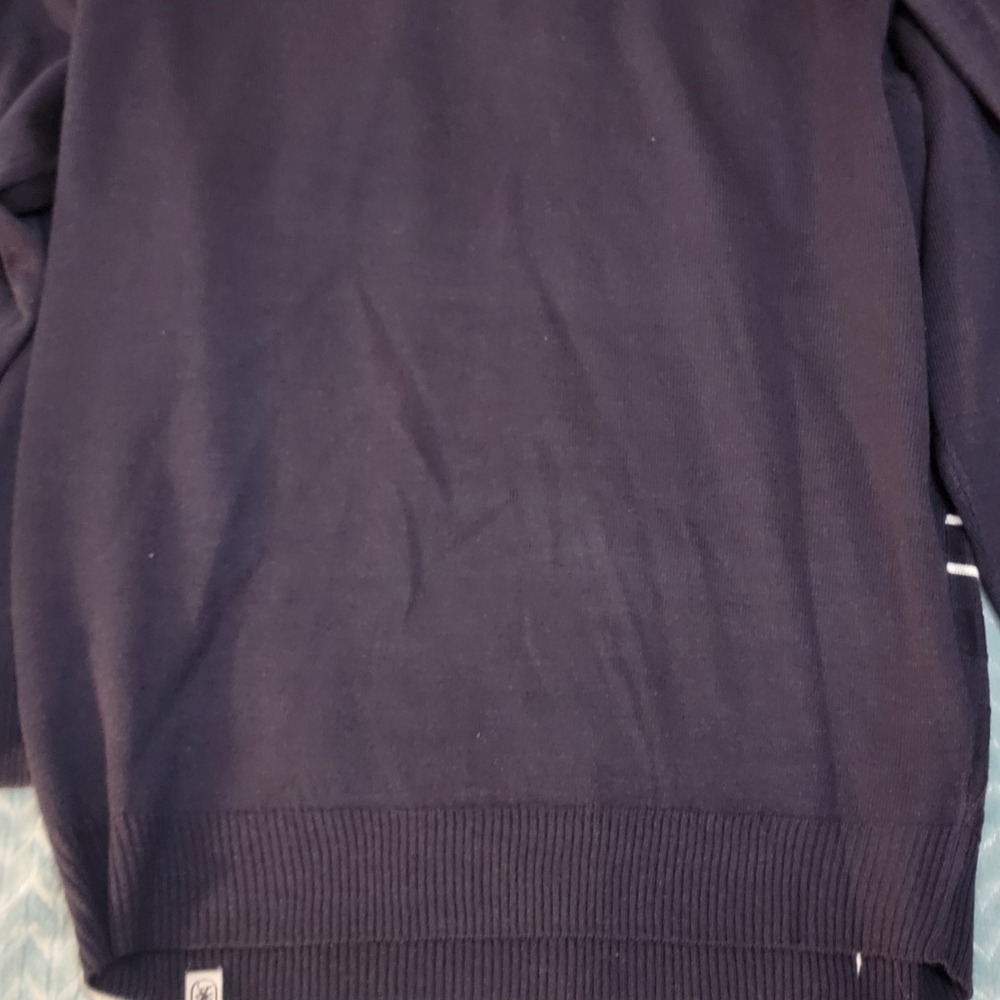 Men's Sweater - Picture 5 of 12